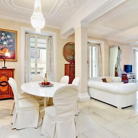 Luxury To Spanish Steps *