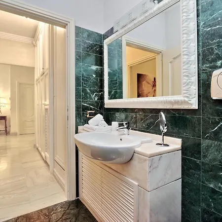 Luxury To Spanish Steps * רומא